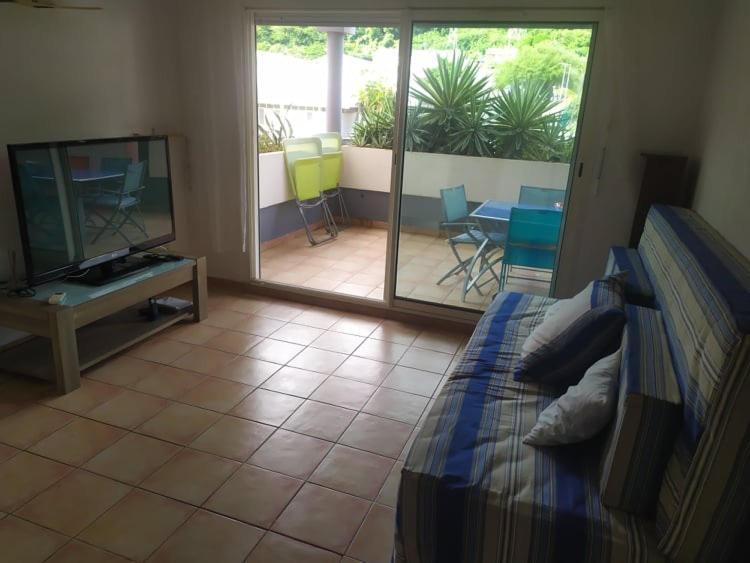 Charmant Appartement En Bord De Mer Avec Piscine Gourbeyre Exterior photo